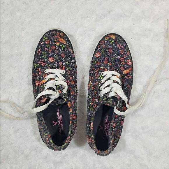 American Eagle size 6 sneaker with floral wildflowers and bird print 🐦 🌼 - Picture 1 of 10